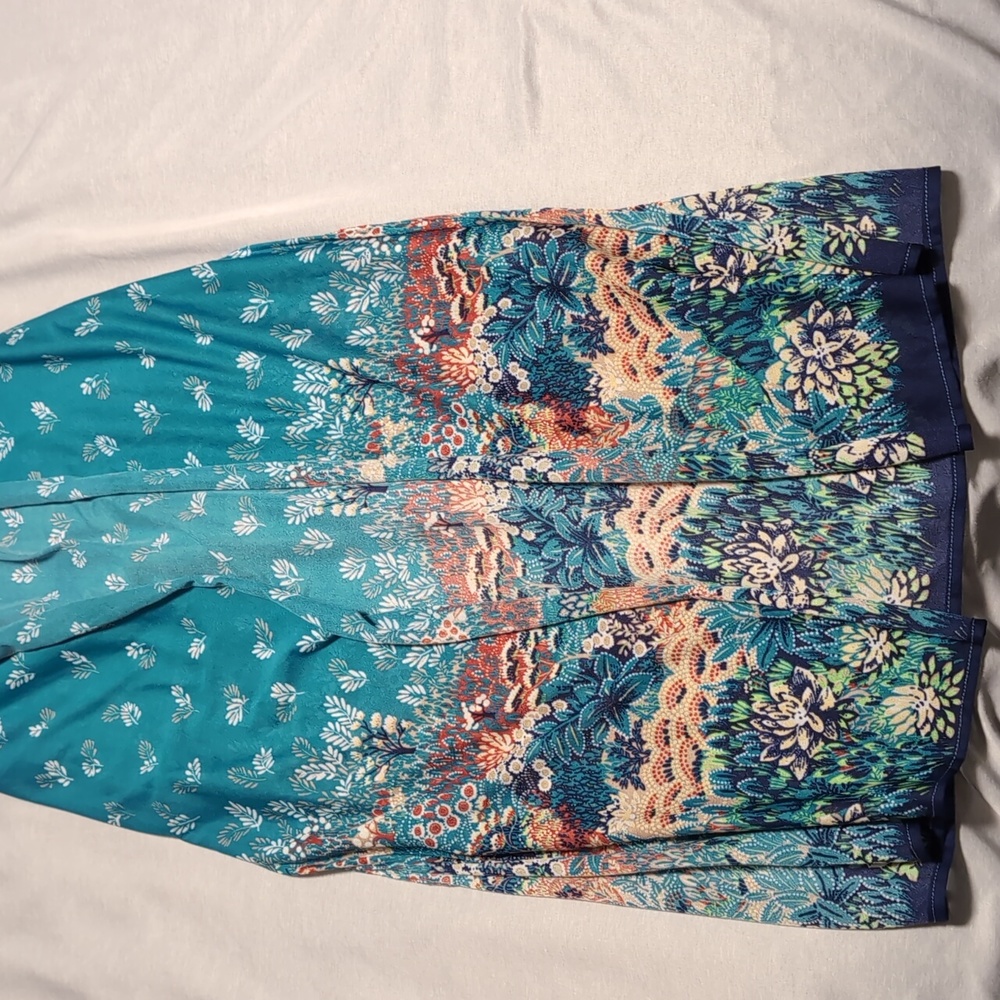 Medium Robe - Picture 2 of 2